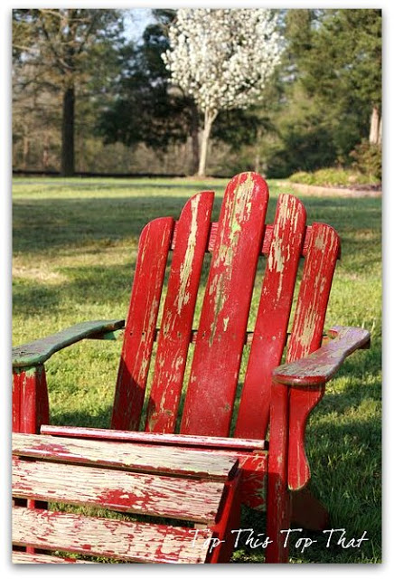 Easy Chair Makeover using Paint and a Stencil