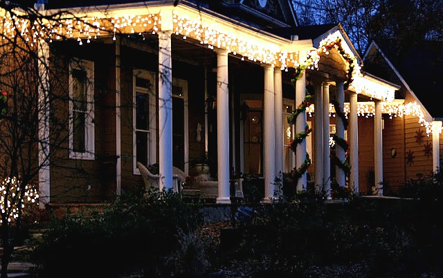 Outdoor Holiday Lighting Ideas