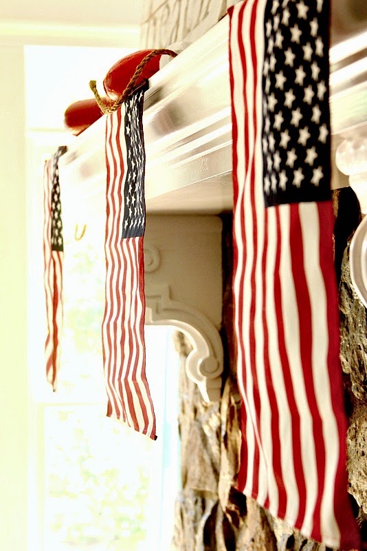 Create a Patriotic Mantel in minutes