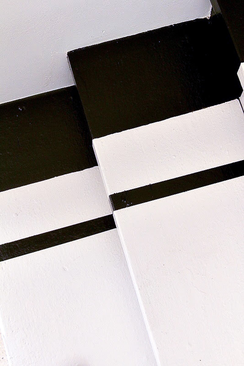 How to Snaze up the Garage Steps...Simple Steps For Painting Steps