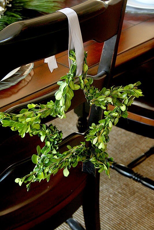 Easy Boxwood Star Wreaths