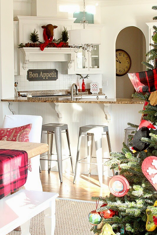 Christmas Breakfast Room and Mantel