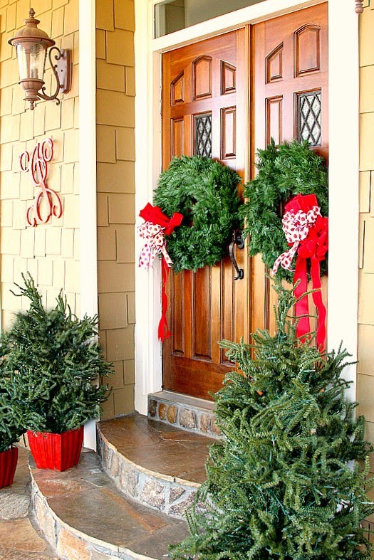 Simple Classic Holiday Entrance