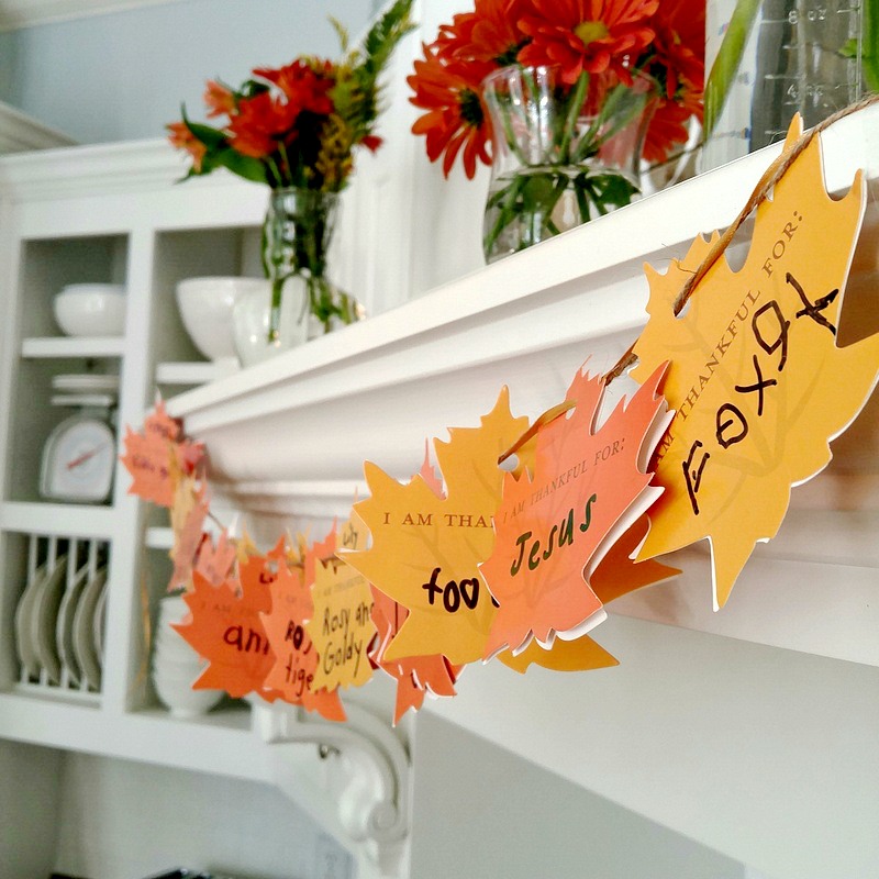 Thanksgiving Mantel Idea for the family