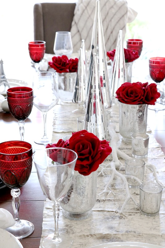 glam holiday tablescape