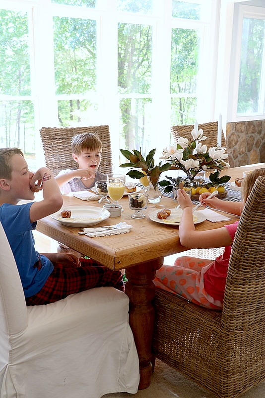 mothers day brunch table