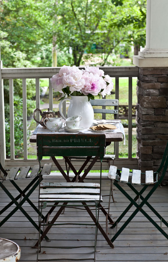 19 Ways to Simplify your outdoor space for summer