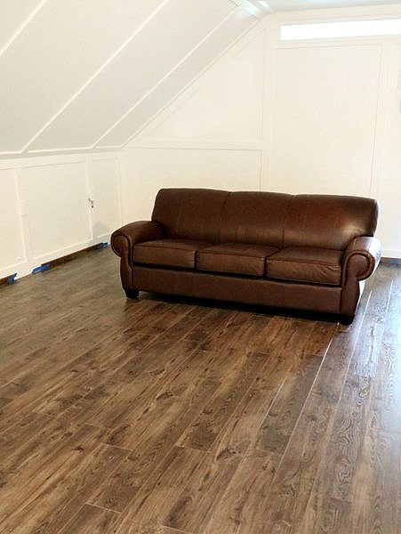 Guest House Living Room and New Floor Reveal