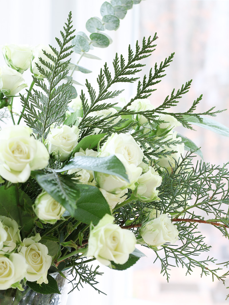 Holiday Centerpiece using miniature roses