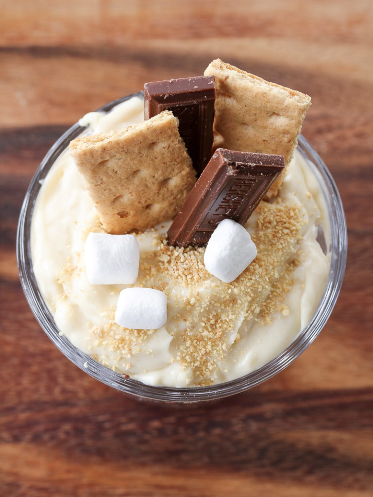Indoor s’mores snack with pudding