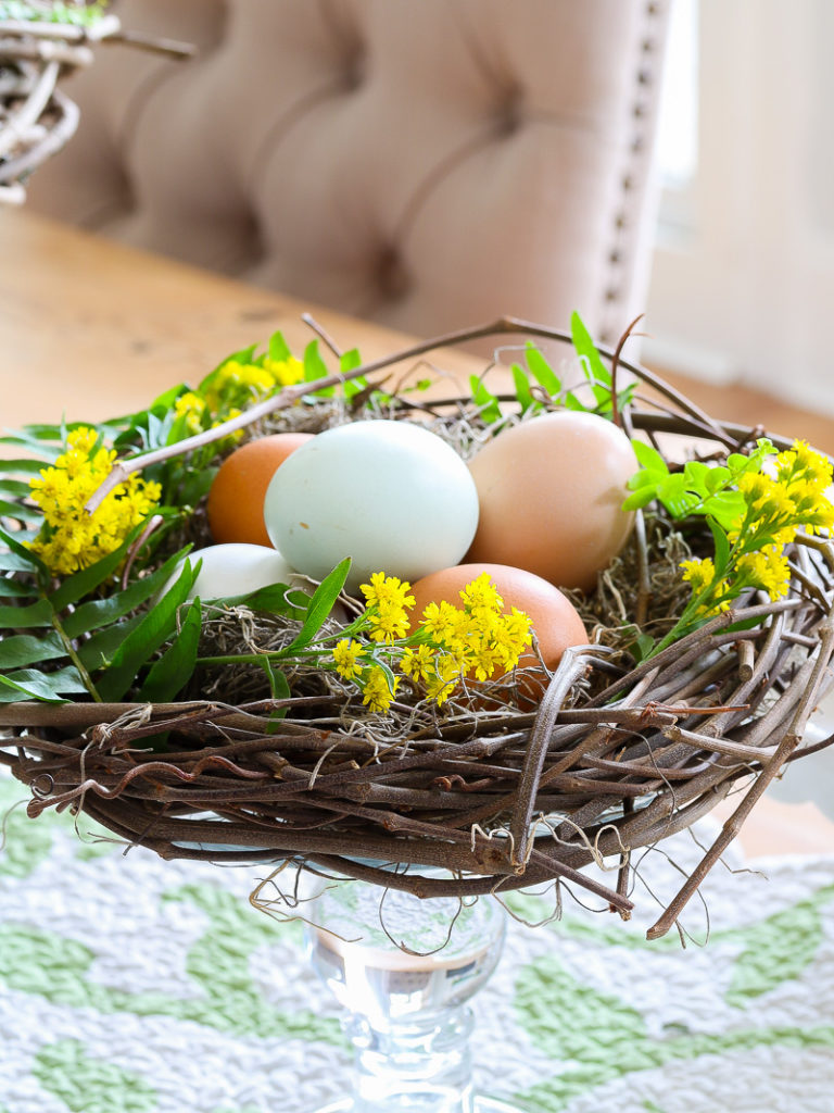 Beautiful Easter Centerpiece you can make in minutes