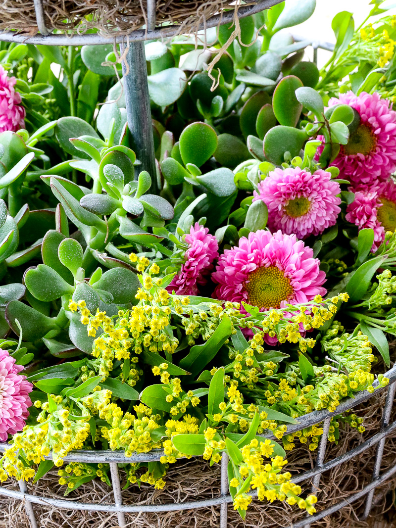 4 simple and easy tips to create a beautiful Spring arrangement