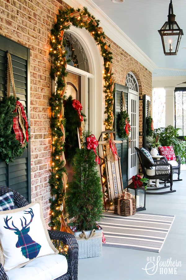 30 Holiday Homes that will inspire your holiday decorating