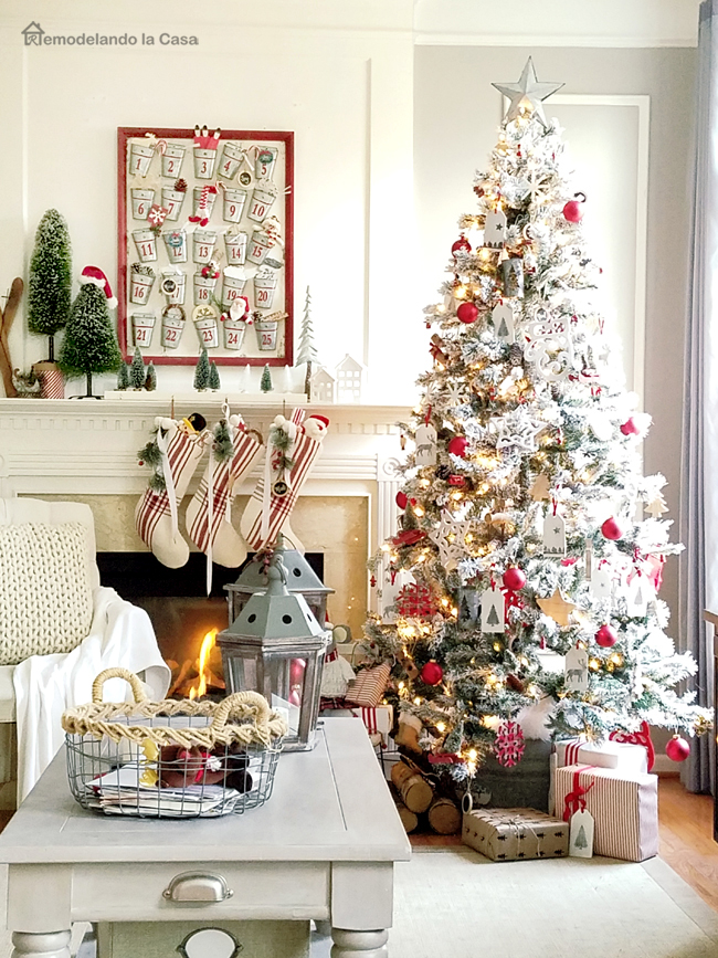 30 Holiday Homes that will inspire your holiday decorating