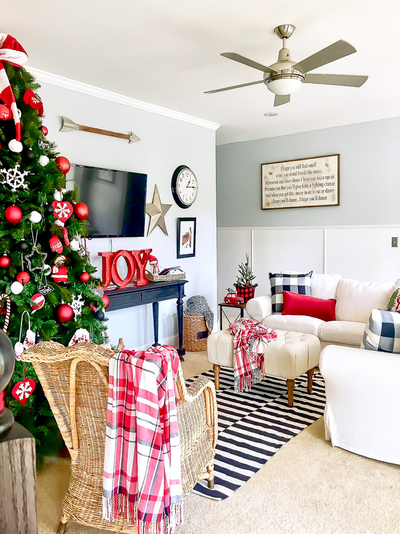 Deck the halls in your home using red and black
