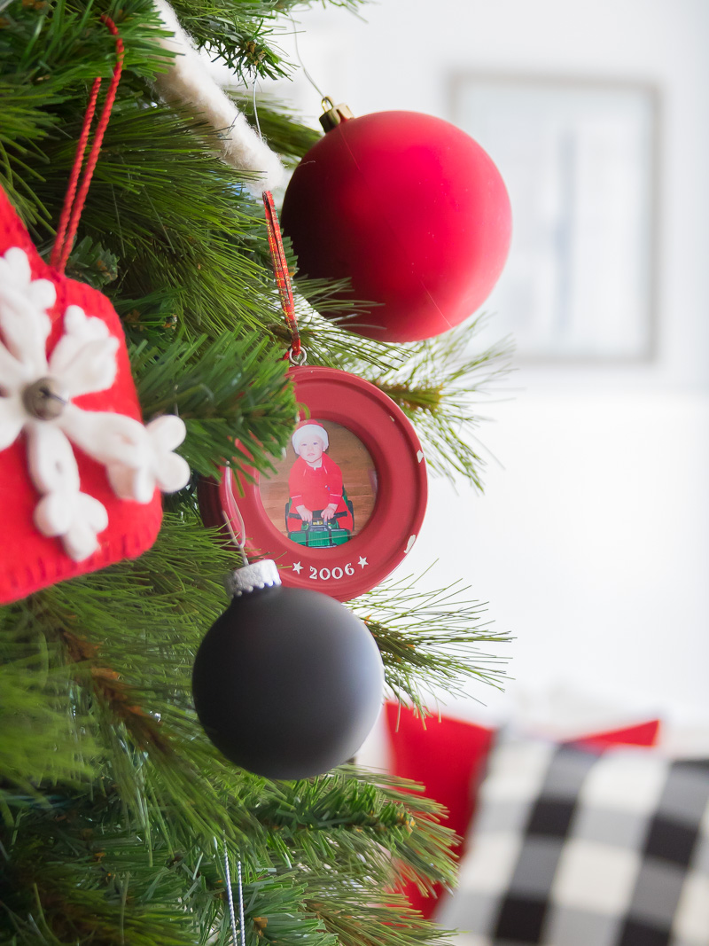 Deck the halls in your home using red and black