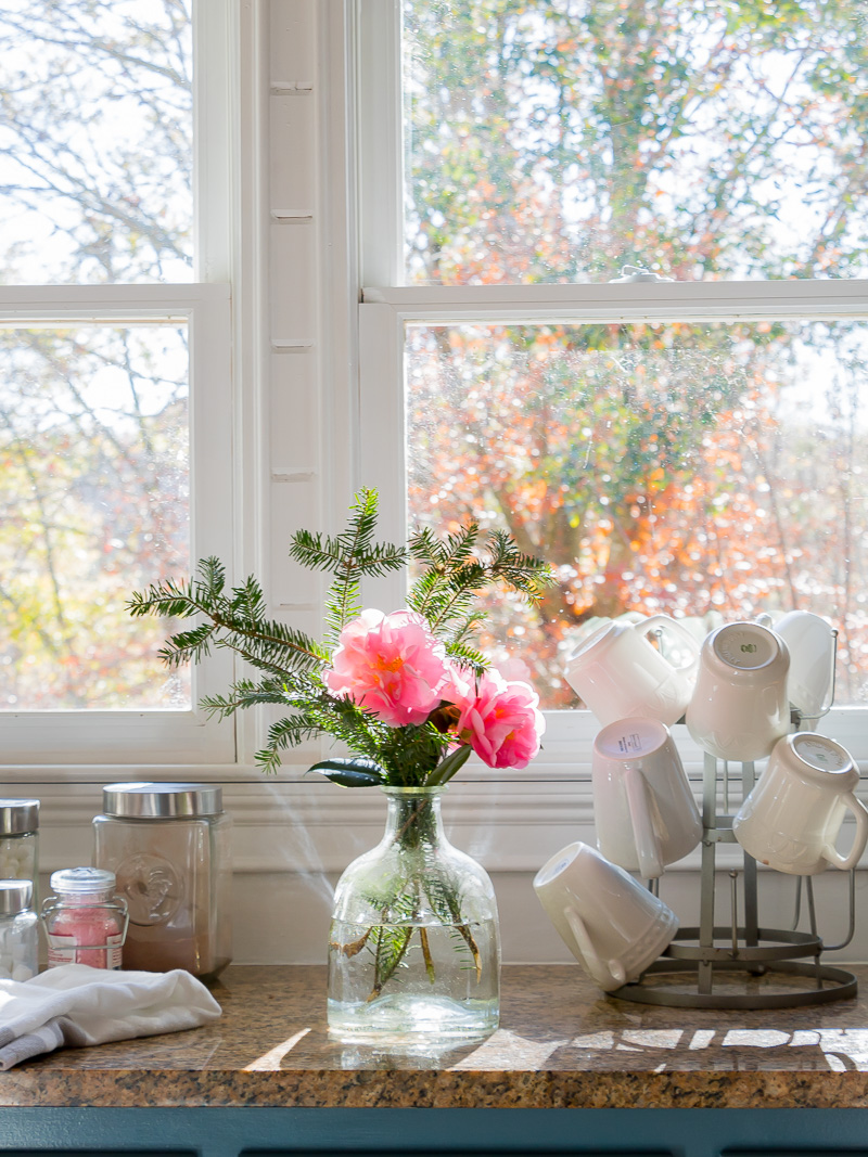 Changing Tradition and using pink in my holiday home