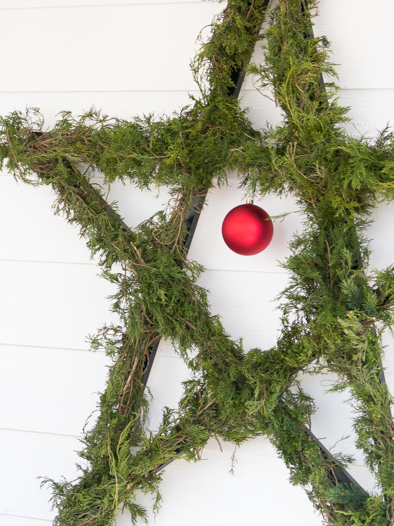 Decking the halls in the Screen Porch