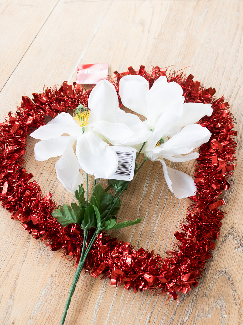 How to make a fresh magnolia wreath for Valentines Day