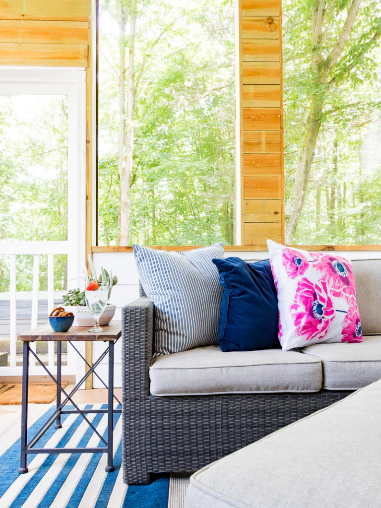 Using Pink Accents on the Summer Porch