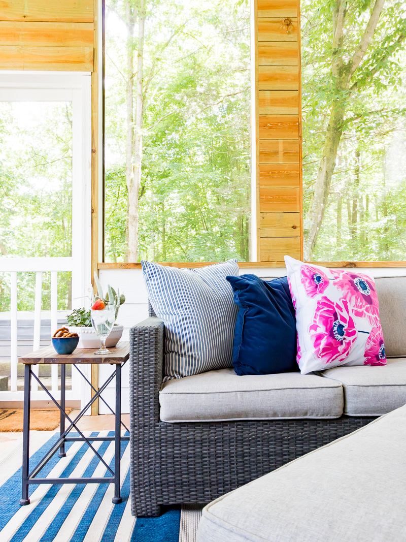 Using Pink Accents on the Summer Porch