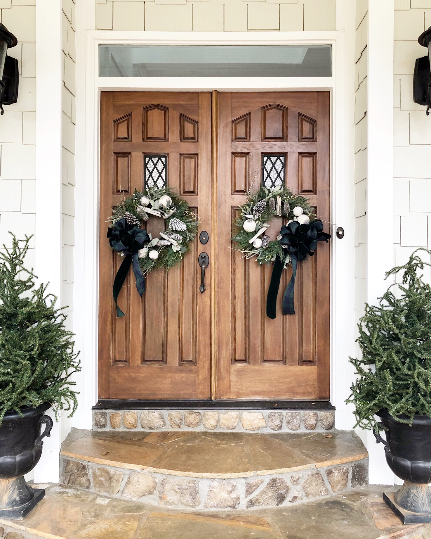 Holiday Front Porch using blue and green