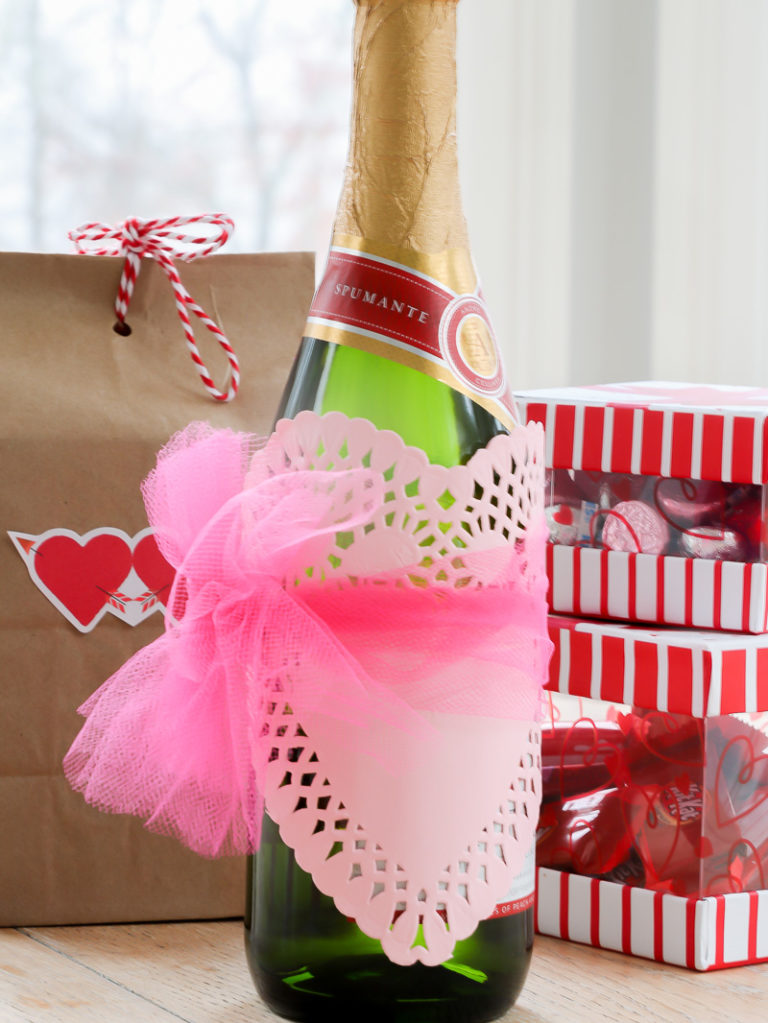 3 Thrifty Packaging ideas for Valentines Day that cost a $1.00