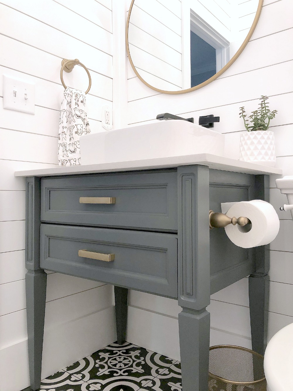 Ideas on how to update a 15 year old bathroom vanity