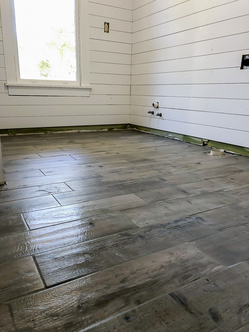 Laundry Room Update : Walls and Floor