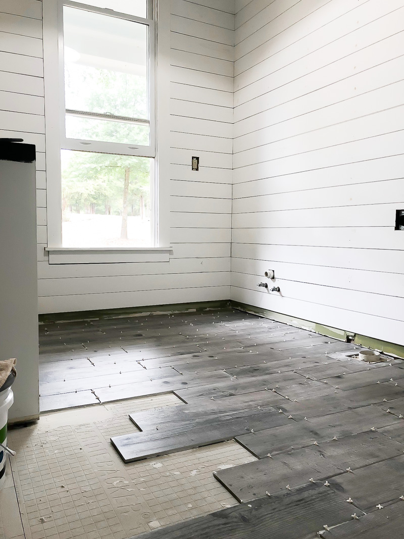 Laundry Room Update : Walls and Floor