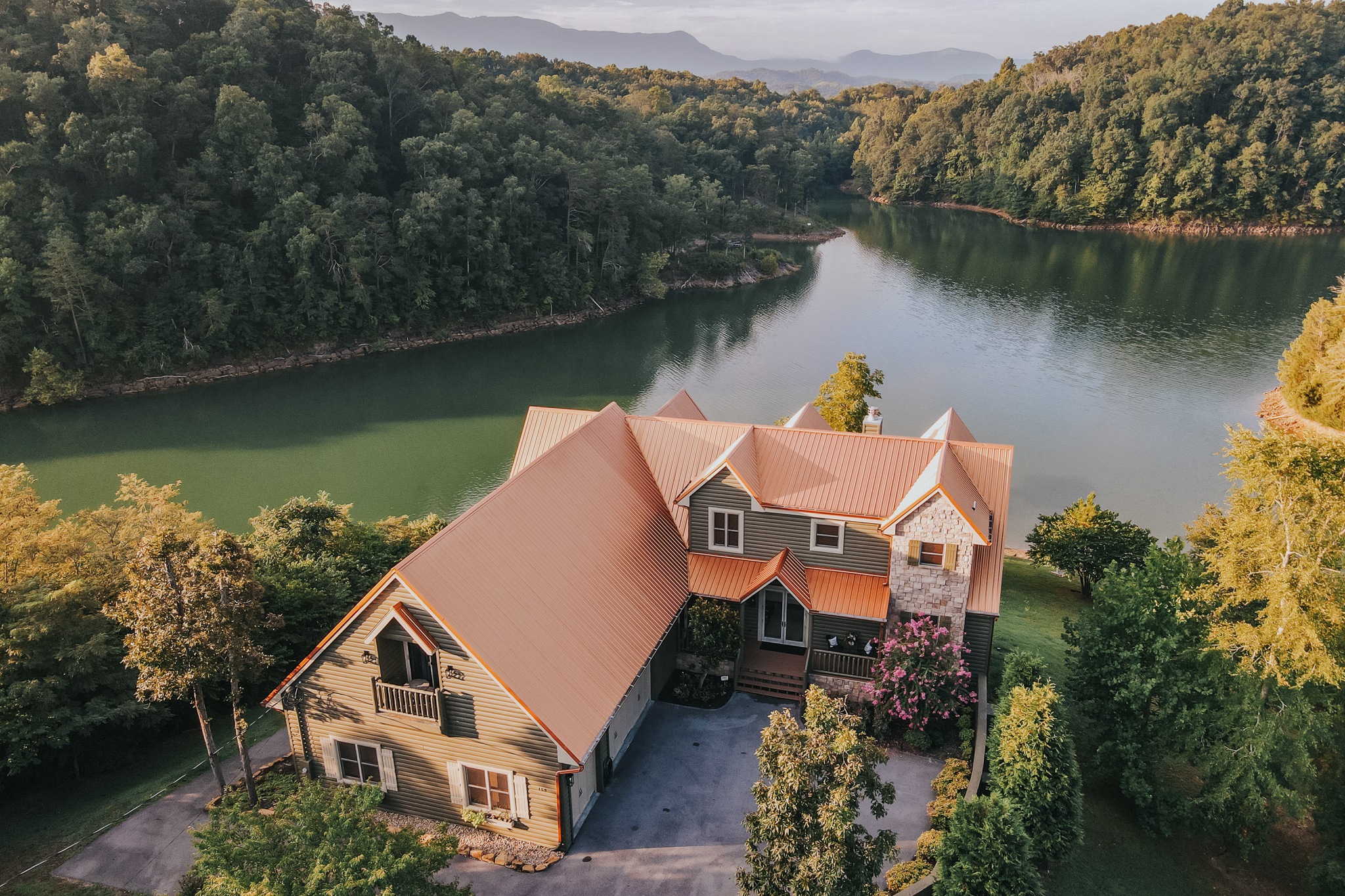 Gorgeous Tennessee Lake House with a view