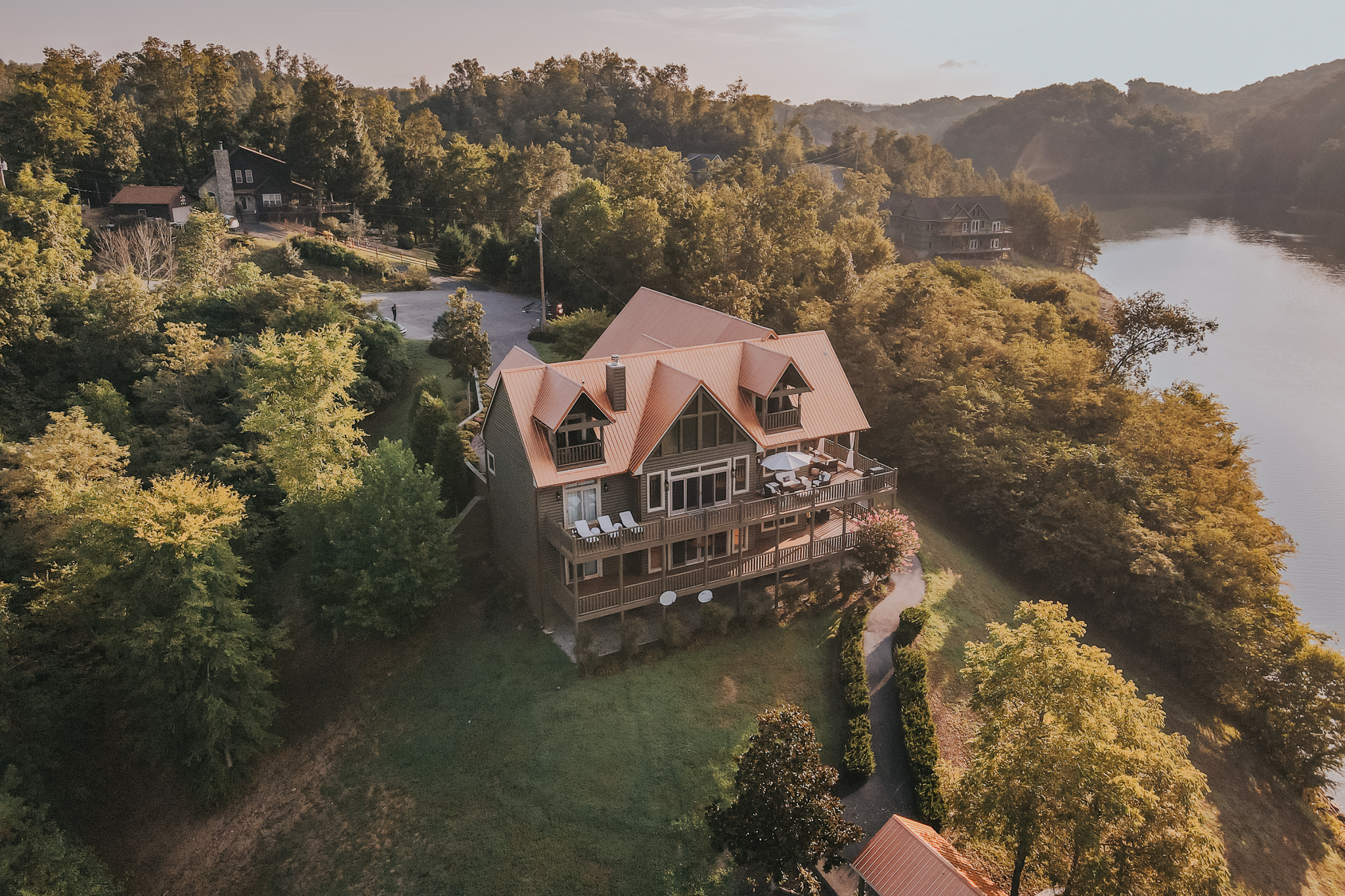 Gorgeous Tennessee Lake House with a view