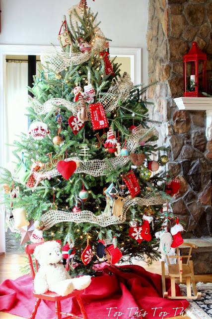 10 ways to decorate your tree for the holidays - Duke Manor Farm by ...