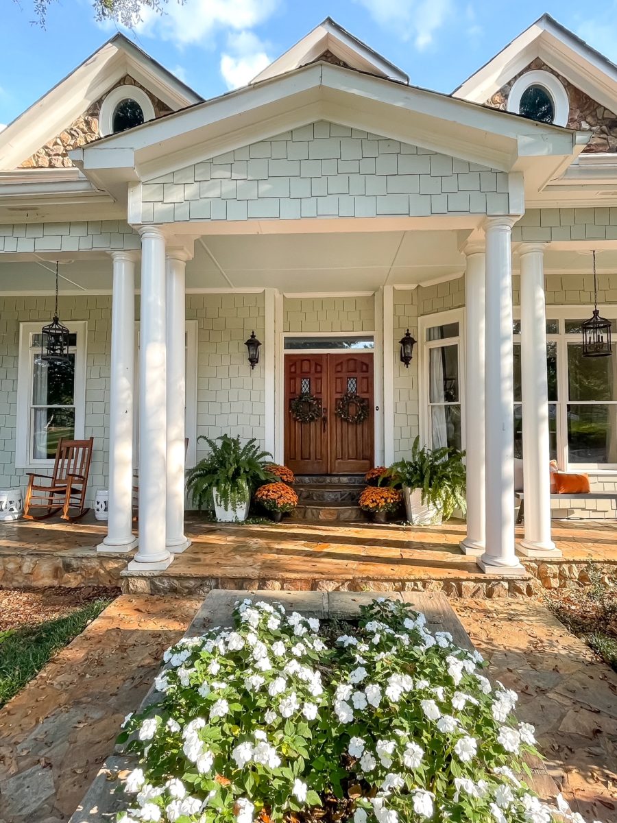 Traditional Fall Porch 2021