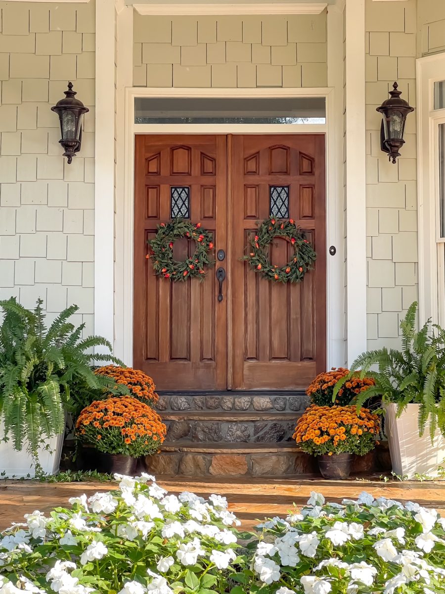 Traditional Fall Porch 2021