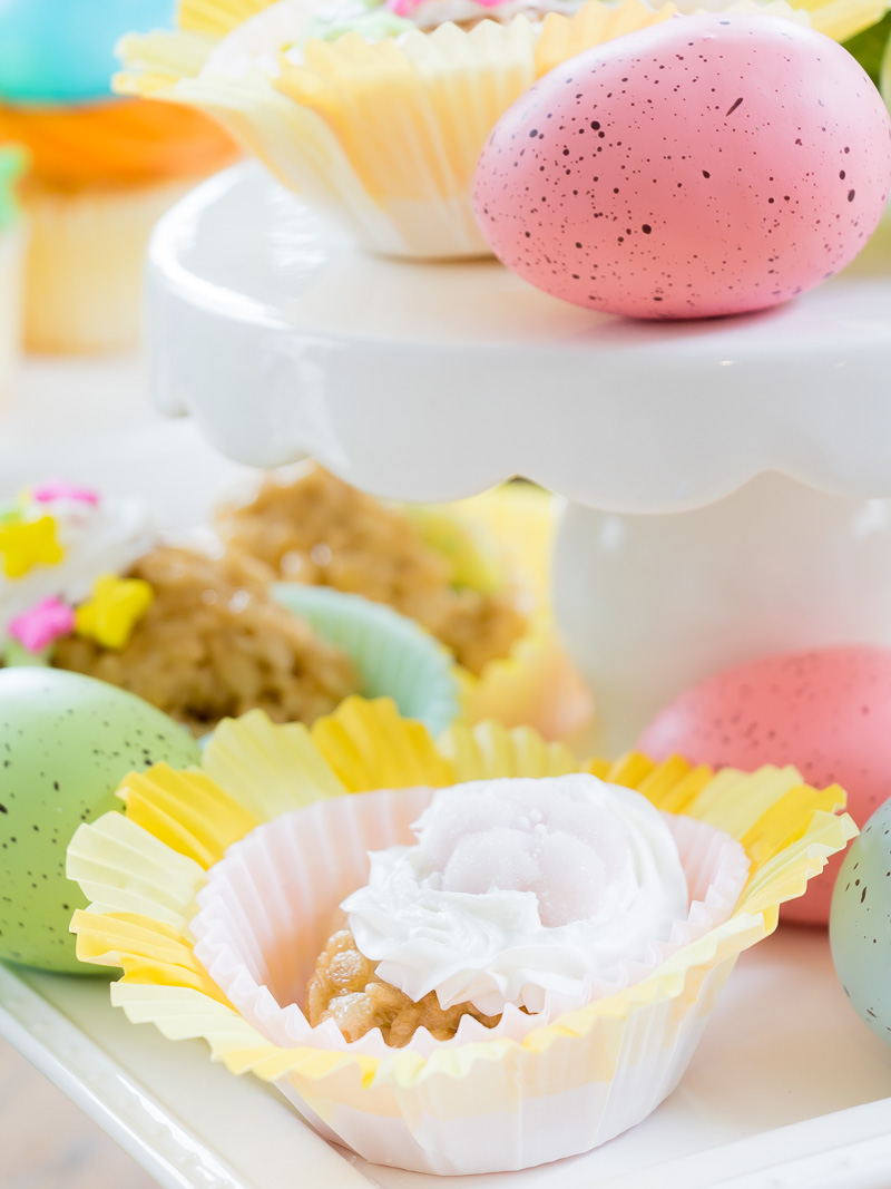 rice krispy flower with frosting