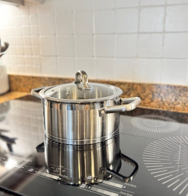 Induction Cooktop vs. Regular Cooktop: Which Is the Best Choice for Your Kitchen