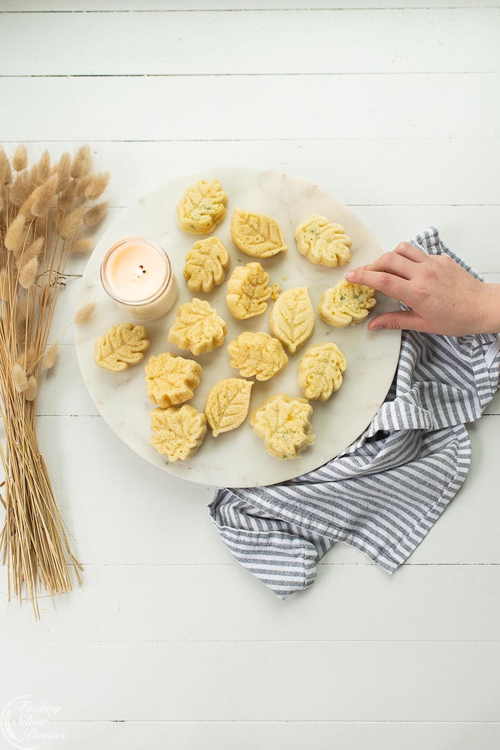 Holiday home décor inspiration and Christmas tablescape ideas