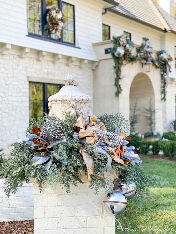 Holiday home décor inspiration and festive tablescape ideas