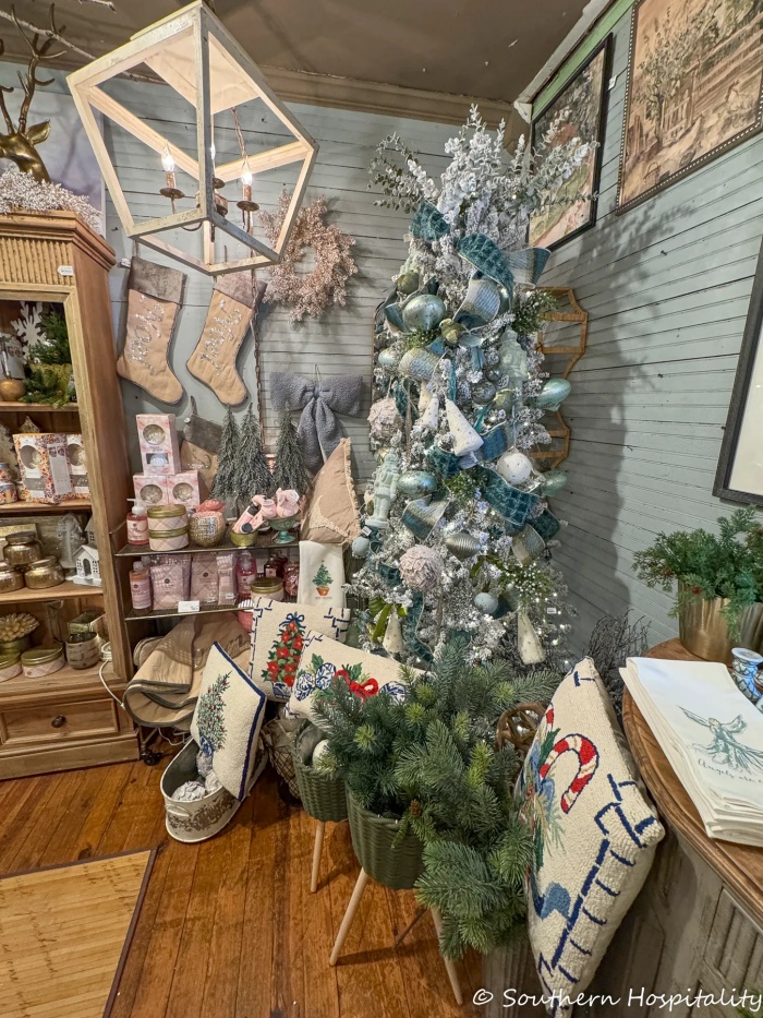 cozy Christmas home décor at White Rabbit Cottage