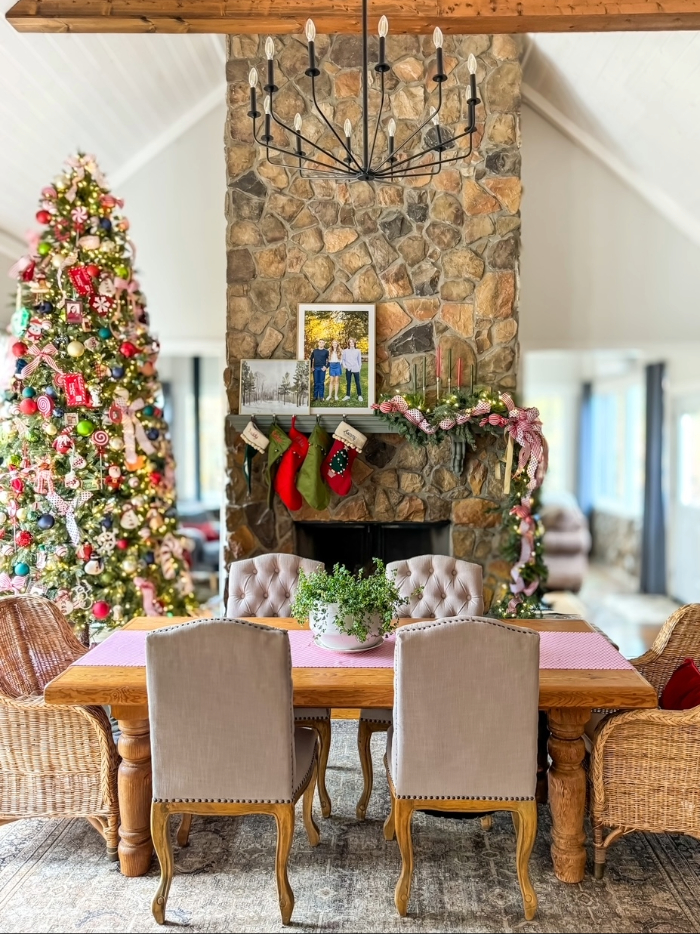 Traditional holiday decor at Duke Manor Farm