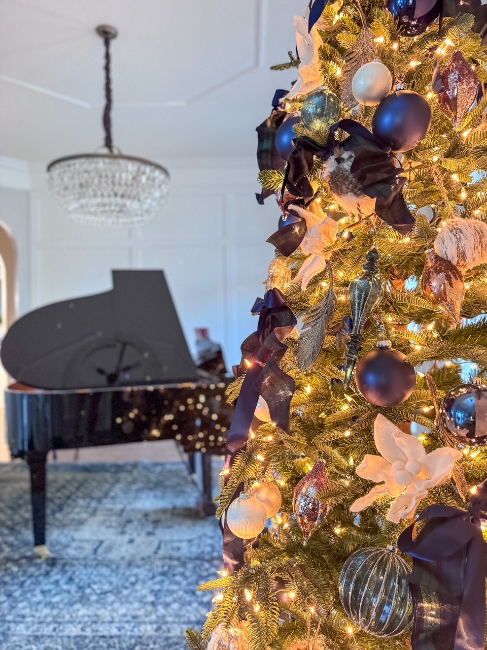 Elegant Navy & White Music Room Tree