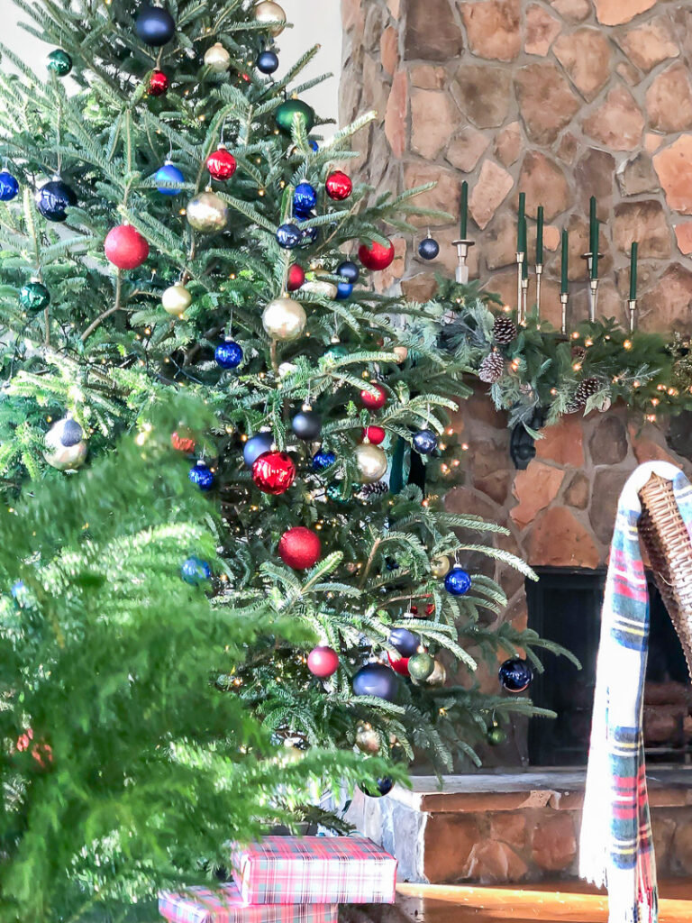 8 Christmas Tree Decorating Ideas