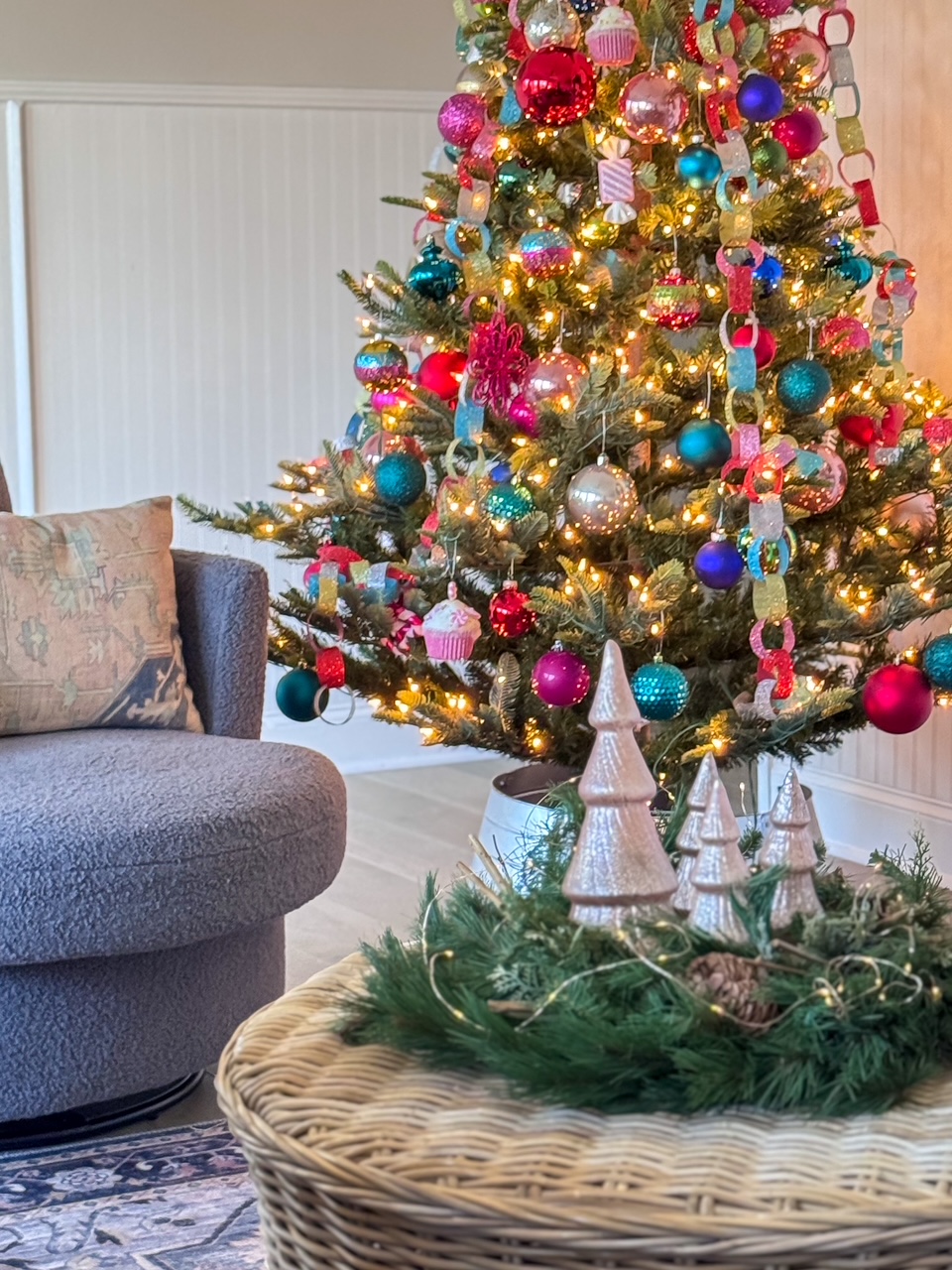 simple and meaningful holiday decorating