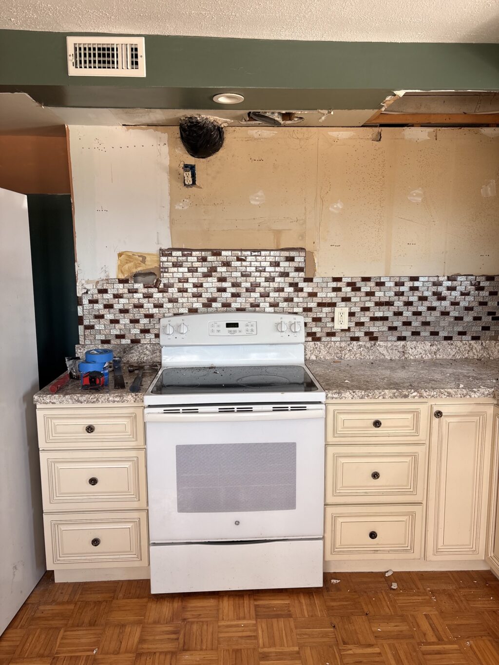 1950s cottage kitchen before remodel