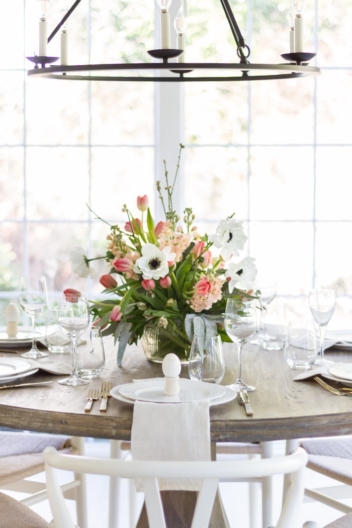 pink spring table decor