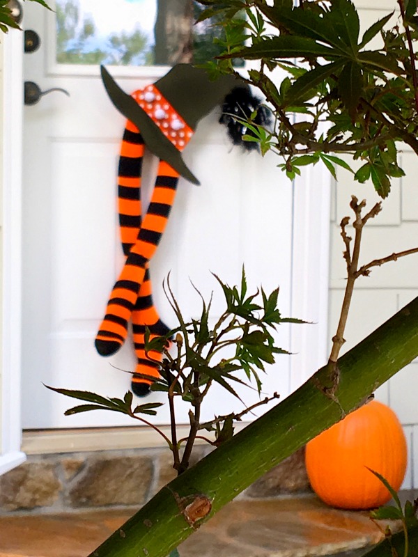Fall decorating ideas with playful Halloween wreaths